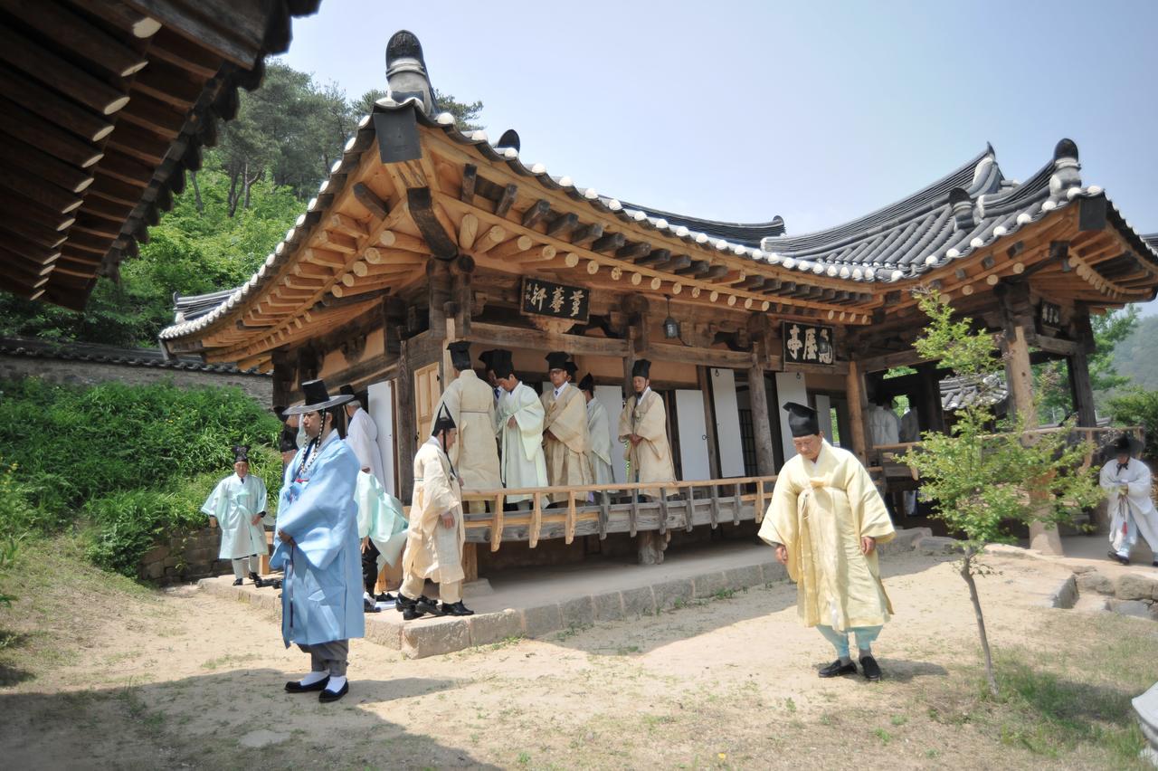 Gwiae Traditional House Yeongcheon Екстериор снимка